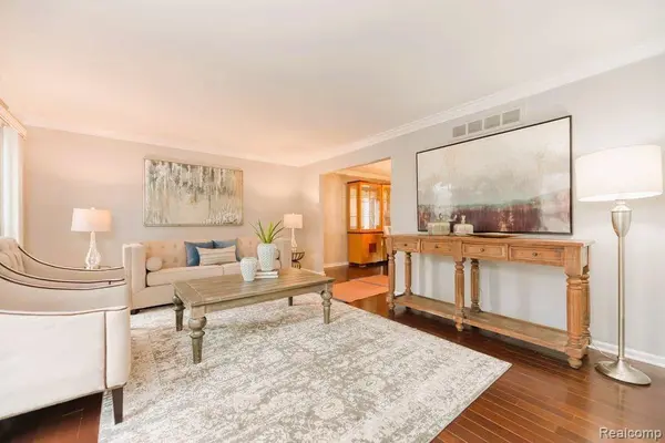 West Bloomfield, MI 48323,5456 CRISPIN WAY RD