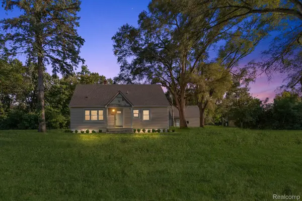 MI 48382,1995 BASS LAKE RD