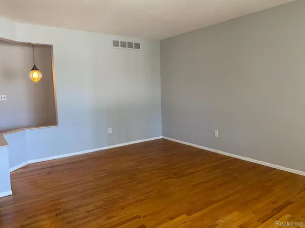 Clinton Township, MI 48035,35860 GARFIELD RD