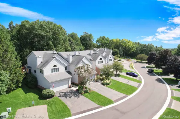 Clarkston, MI 48346,6595 SCENIC PINES