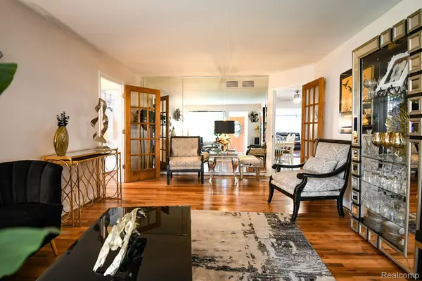 Southfield, MI 48075,19641 DORSET ST