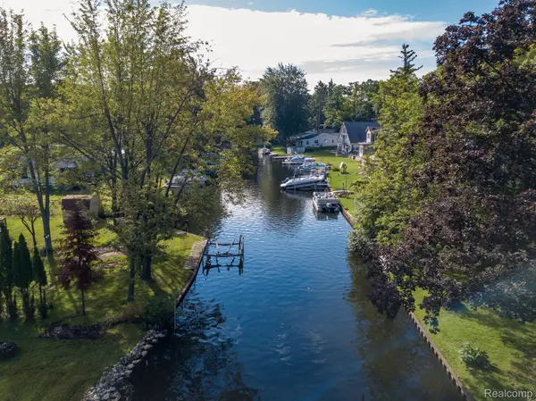 Brooklyn, MI 49230,220 CEDAR ST