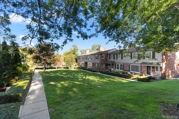 Birmingham, MI 48009,593 N OLD WOODWARD AVE