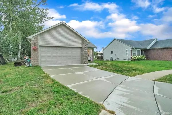 Clinton Township, MI 48035,23303 Grandy ST