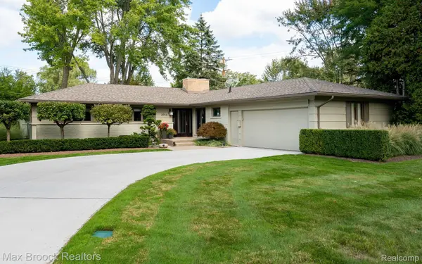 Bloomfield Hills, MI 48301,2954 SUMMERVALE LN
