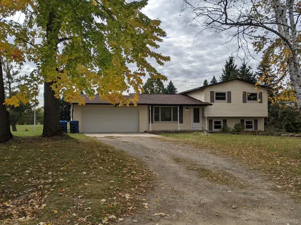 6521 W ROLSTON RD, Linden, MI 48451