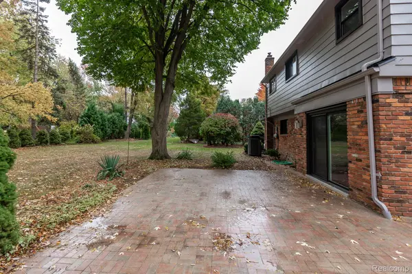 Beverly Hills, MI 48025,31404 SUNSET DR