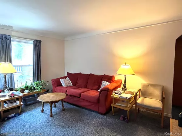 Royal Oak, MI 48067,212 KAYSER AVE