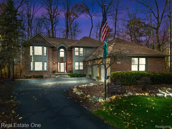 West Bloomfield, MI 48324,3899 ELDER RD S