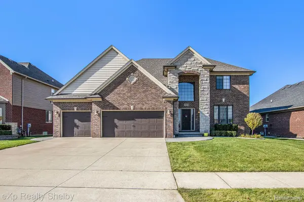 52363 STORBAELT LN, Macomb Twp, MI 48042