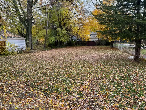 Royal Oak, MI 48073,1002 HICKORY AVE