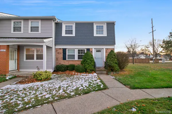 24429 OLDE ORCHARD ST #61, Novi, MI 48375