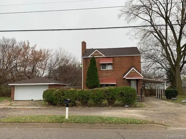 21864 15 MILE RD, MI 48035