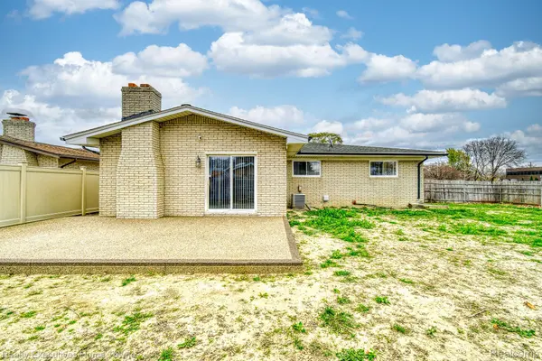 MI 48310,37011 Tricia  DR