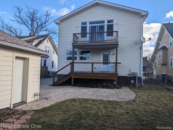 Royal Oak, MI 48067,608 S WEST ST