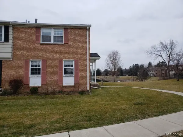 MI 48167,19364 MALVERN CT #490