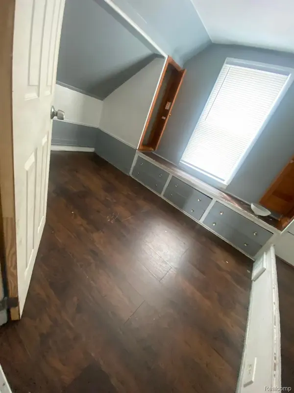 Harper Woods, MI 48225,20601 RIDGEMONT RD