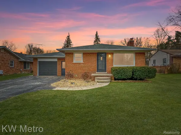 MI 48083,820 VANDERPOOL DR