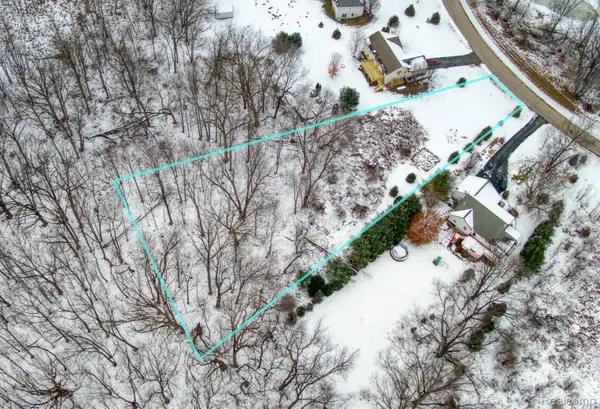 Gregory, MI 48137,9855 IOSCO RIDGE DR