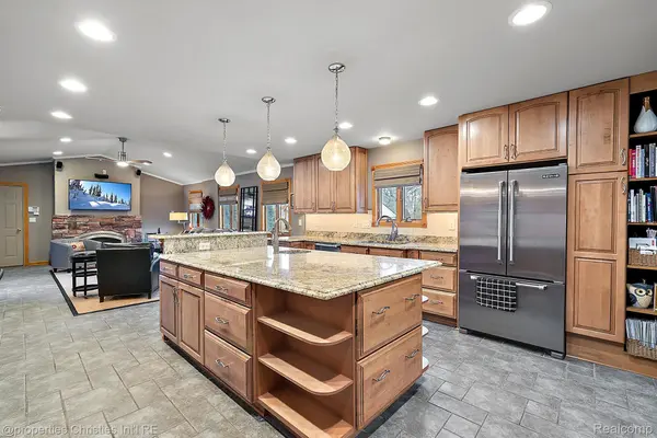 MI 48009,2623 BUCKINGHAM AVE