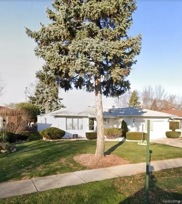 2721 CLAYTON DRIVE DR SE, Troy, MI 48083