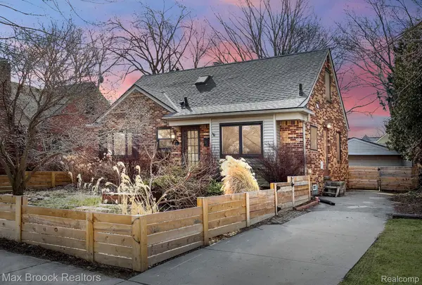 2456 PEMBROKE RD, MI 48009