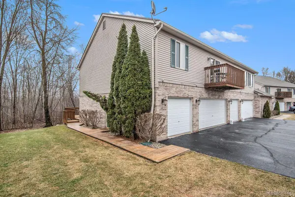 Holly, MI 48442,1051 OLD LEAKE