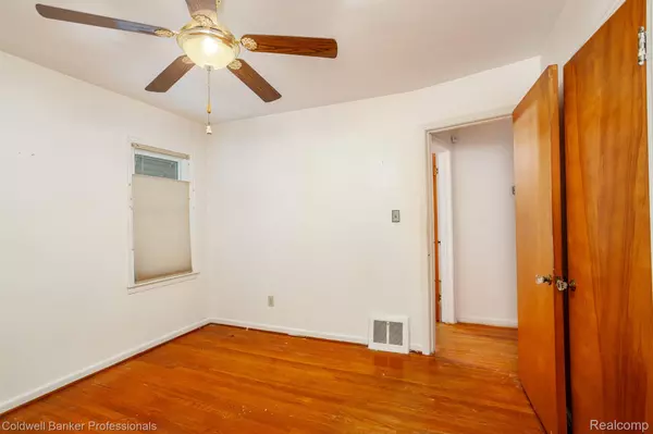 Redford, MI 48239,15461 Woodbine