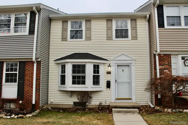 19809 CRYSTAL LAKE DR, MI 48167