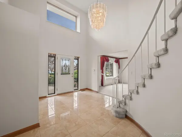 Troy, MI 48098,5225 CAMERON DR