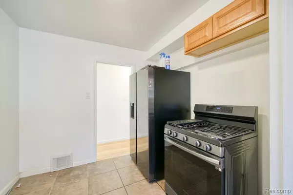 Redford, MI 48239,8035 CHATHAM