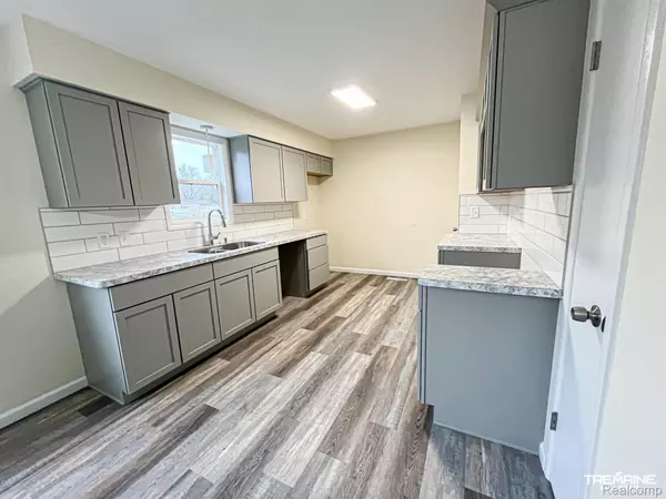 Flint, MI 48507,2391 MIAMI BEACH DR