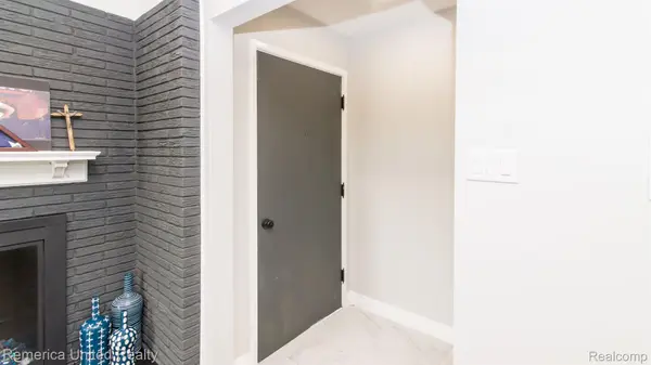 Livonia, MI 48154,34216 COVENTRY DR