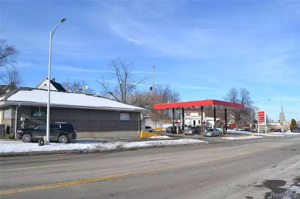 328 CAPITAL AVE SW, Battle Creek, MI 49015