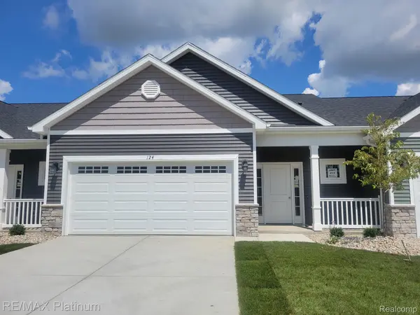 124 CRESCENT AVE #13, Linden, MI 48451