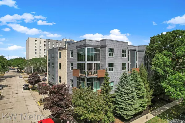 Royal Oak, MI 48067,614 S TROY ST UNIT 203