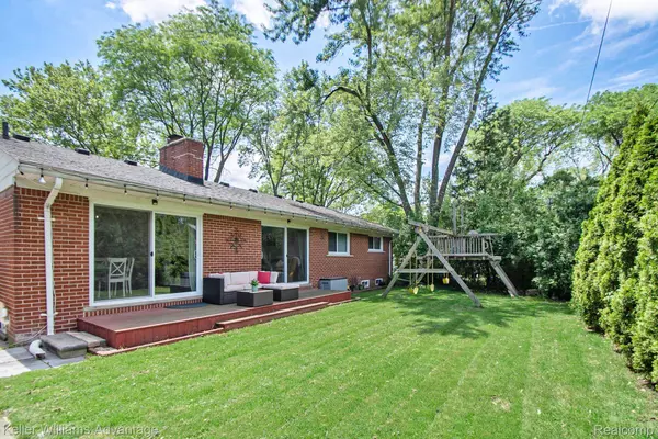 Farmington Hills, MI 48334,28755 LORIKAY ST