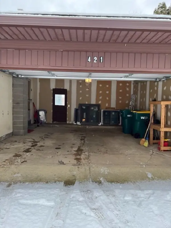 Flushing, MI 48433,421 Holland