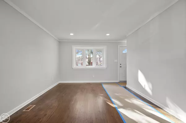 Clawson, MI 48017,256 Leroy