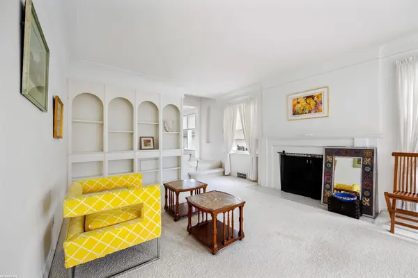 Grosse Pointe Woods, MI 48236,1035 Hampton