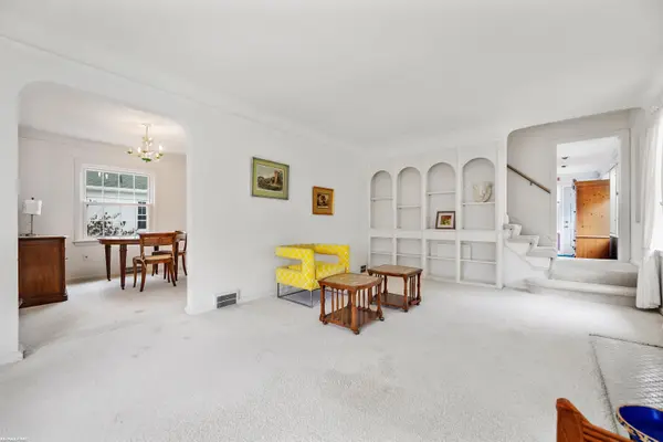 Grosse Pointe Woods, MI 48236,1035 Hampton