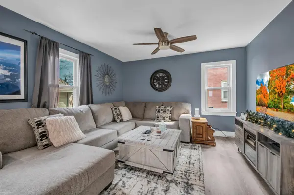 Harper Woods, MI 48225,20681 Beaufait St