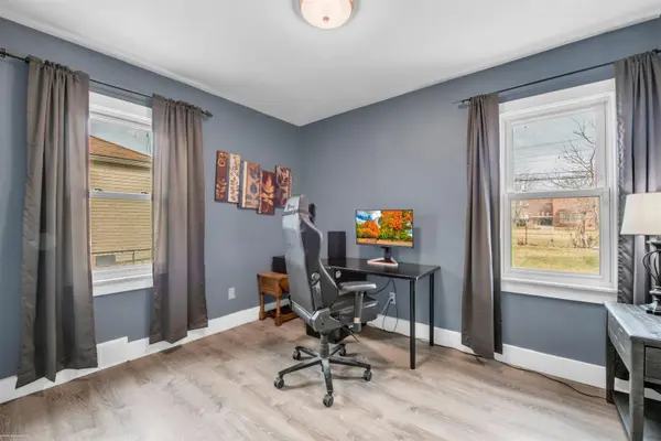 Harper Woods, MI 48225,20681 Beaufait St