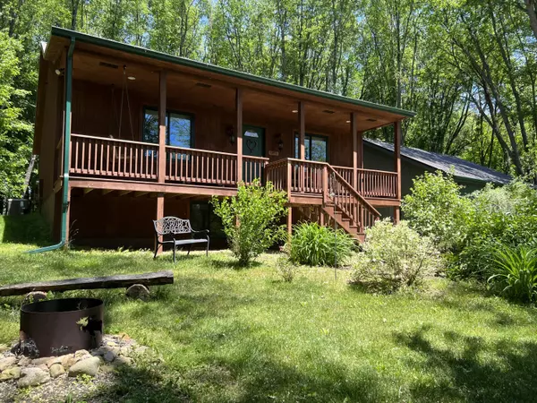 9898 21 Mile RD, Marshall, MI 49068