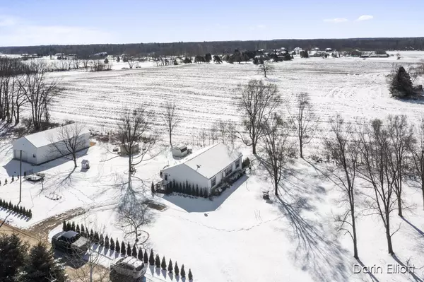 5700 Dave Christie DR, Cedar Springs, MI 49319