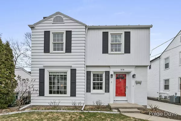 1018 Lake Grove AVE SE, East Grand Rapids, MI 49506