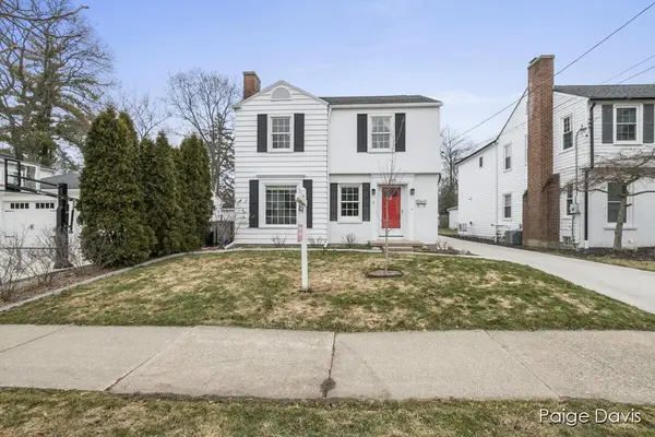 East Grand Rapids, MI 49506,1018 Lake Grove AVE SE