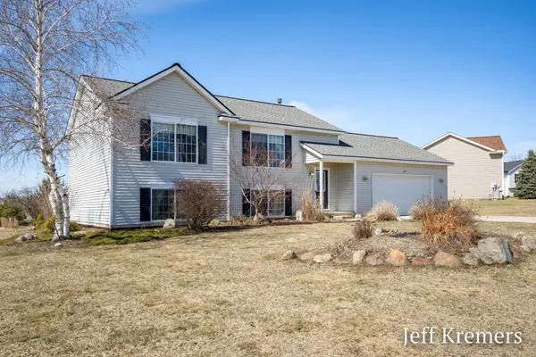 14717 Field CT NE, Cedar Springs, MI 49319