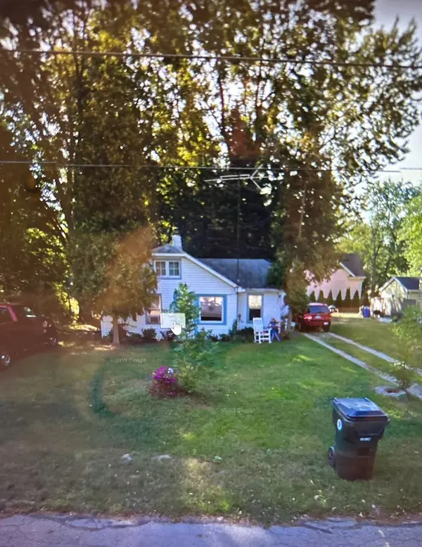 715 W Michigan ST, New Buffalo, MI 49117