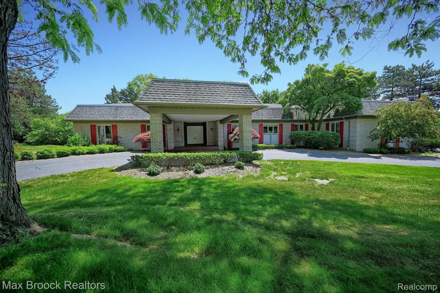 1892 SEMINOLE CT, Bloomfield Hills, MI 48302